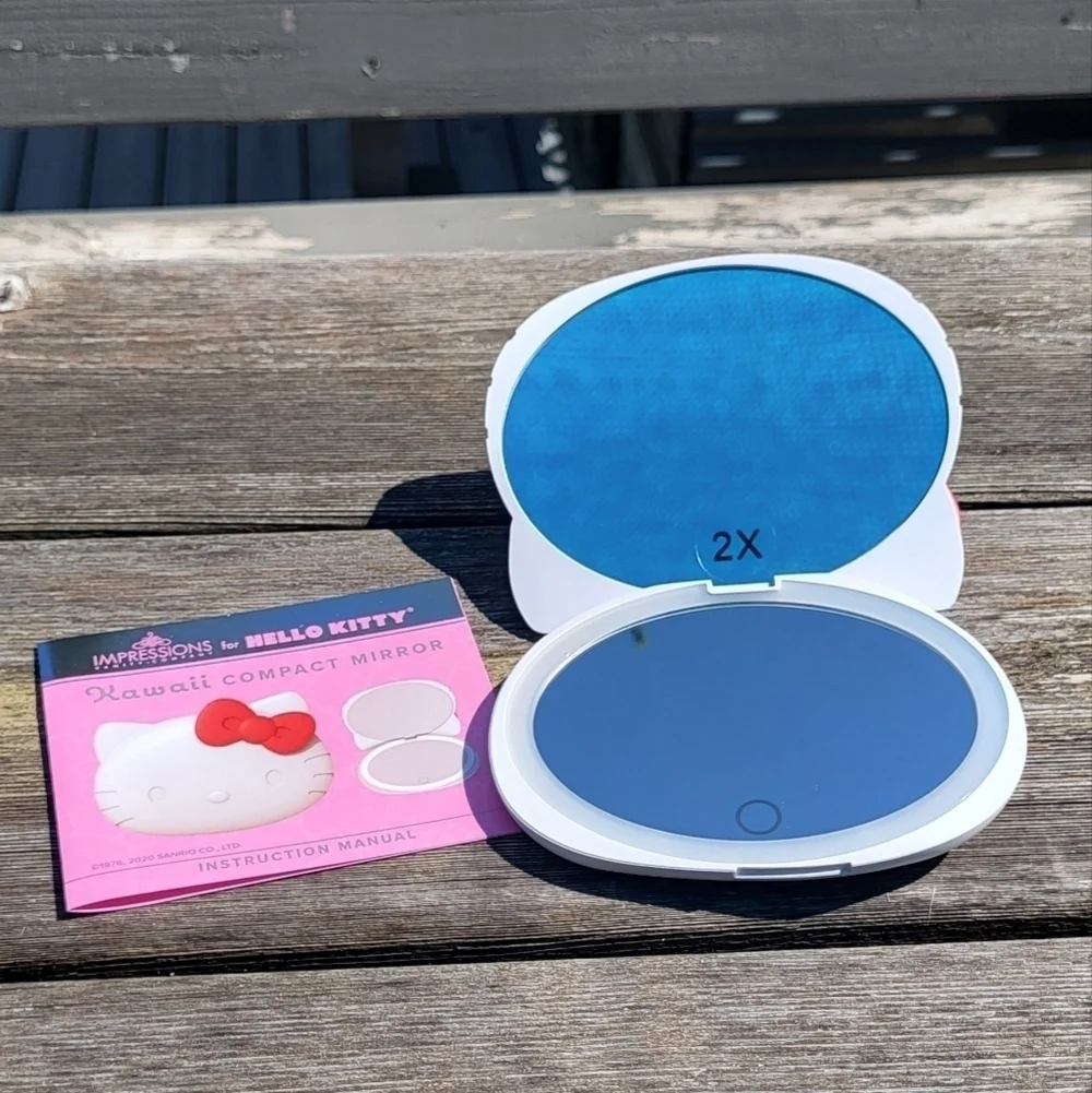 Hello Kitty Ultra Bright LED Magnifying Compact Mirror